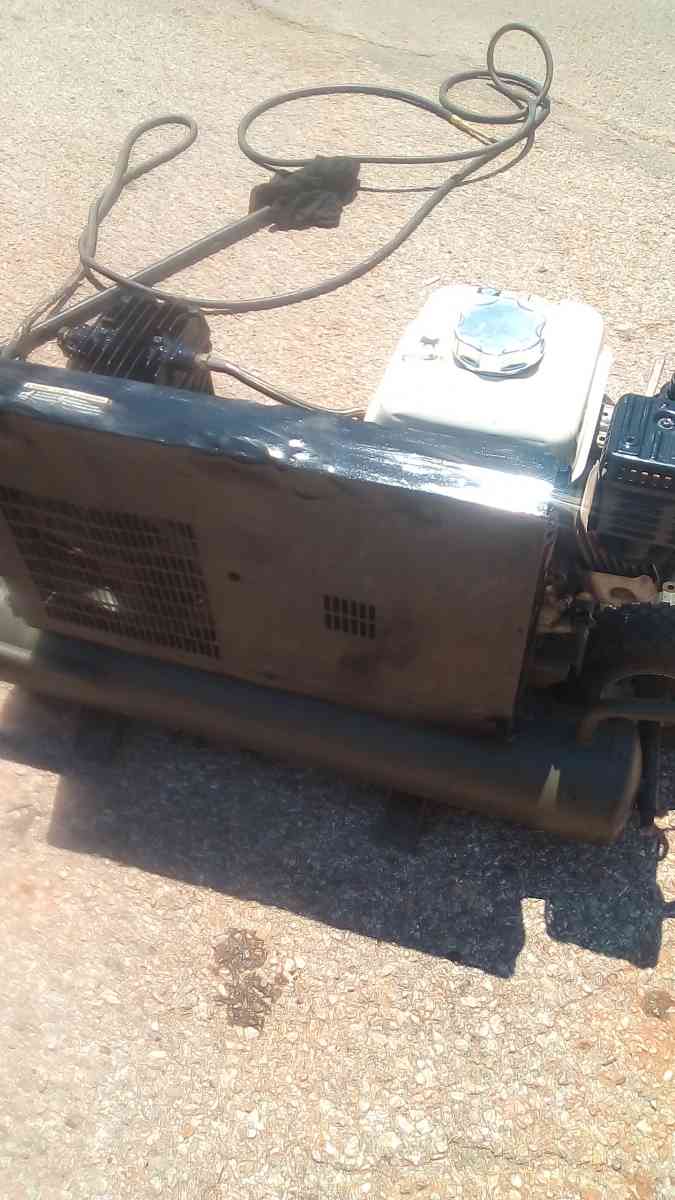 gas powered dual tanks compressor