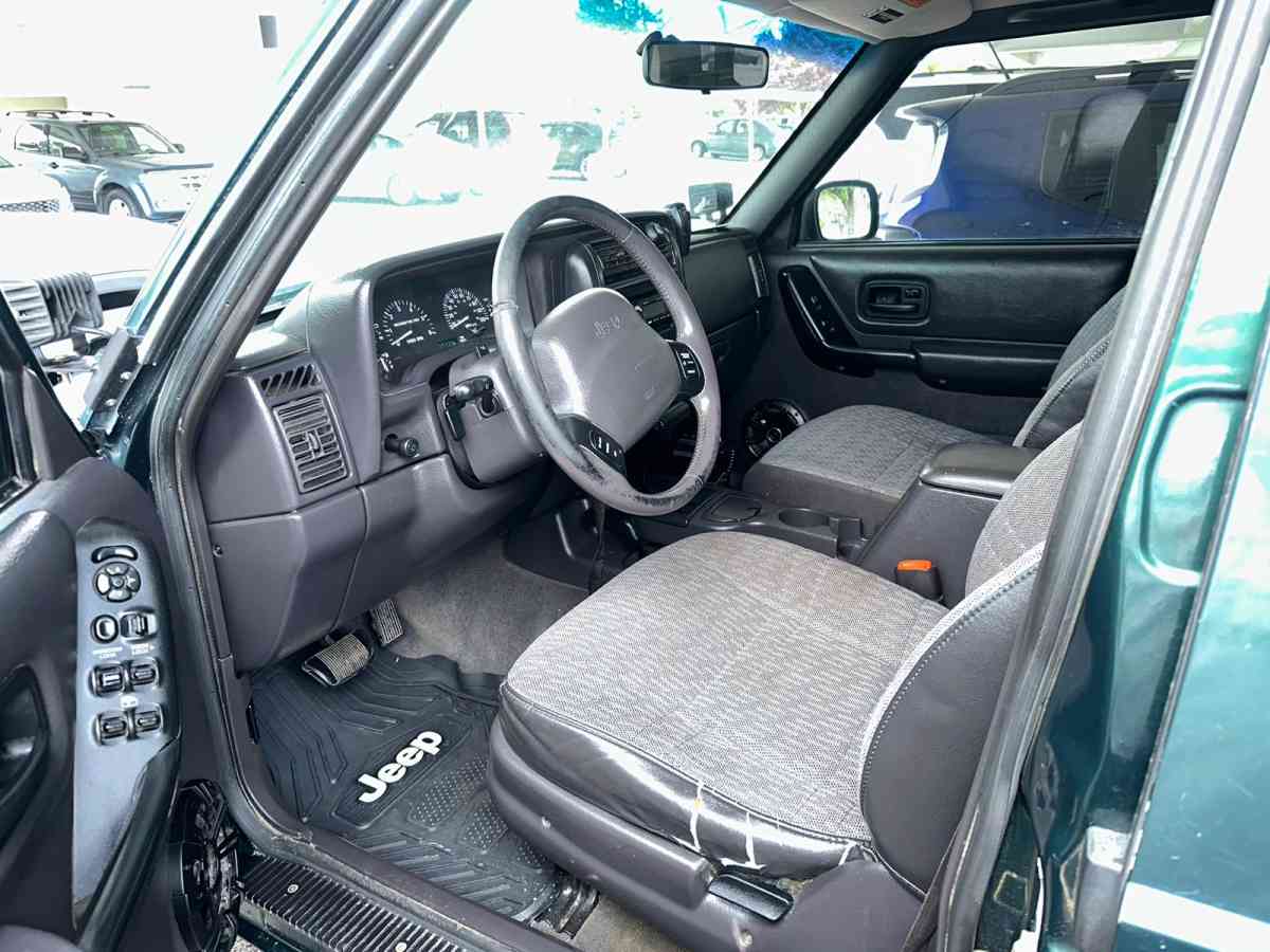 CASH DEAL Jeep Cherokee V6 1999