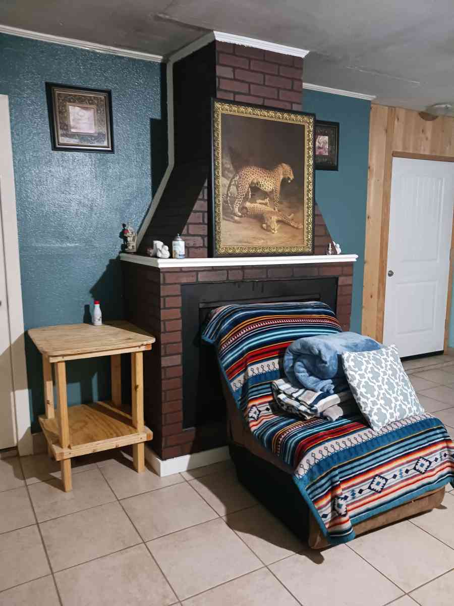 Room 200 weekly cuarto 200 a la semana