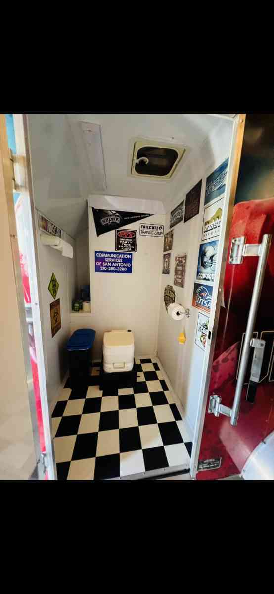 Tailgate party trailer