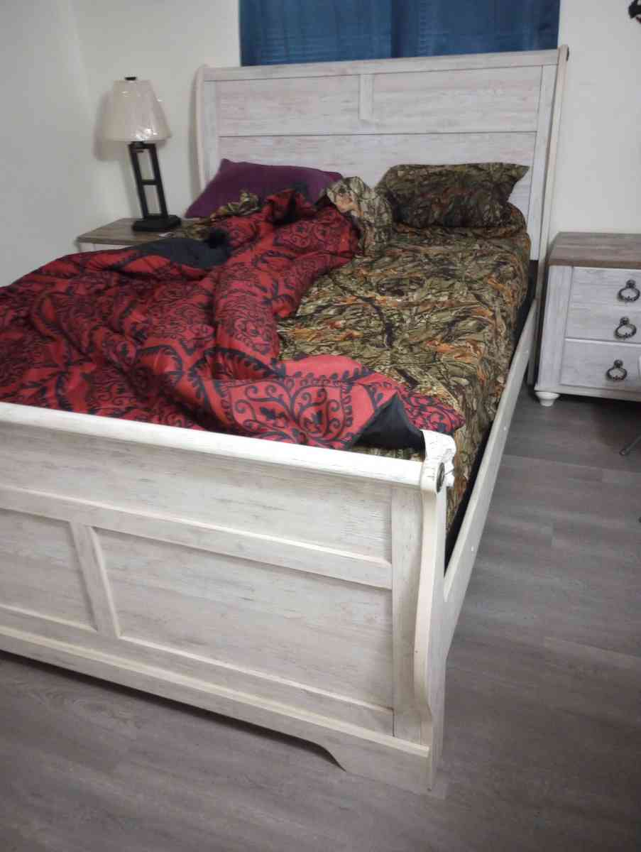 two bedroom apartment everything must go 2000