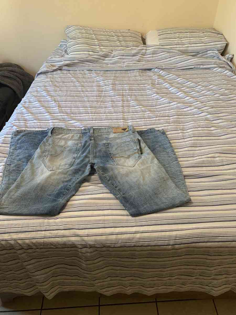 Mens jeans