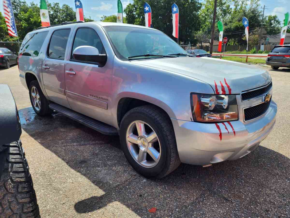 Chevrolet Suburban LTZ 2013