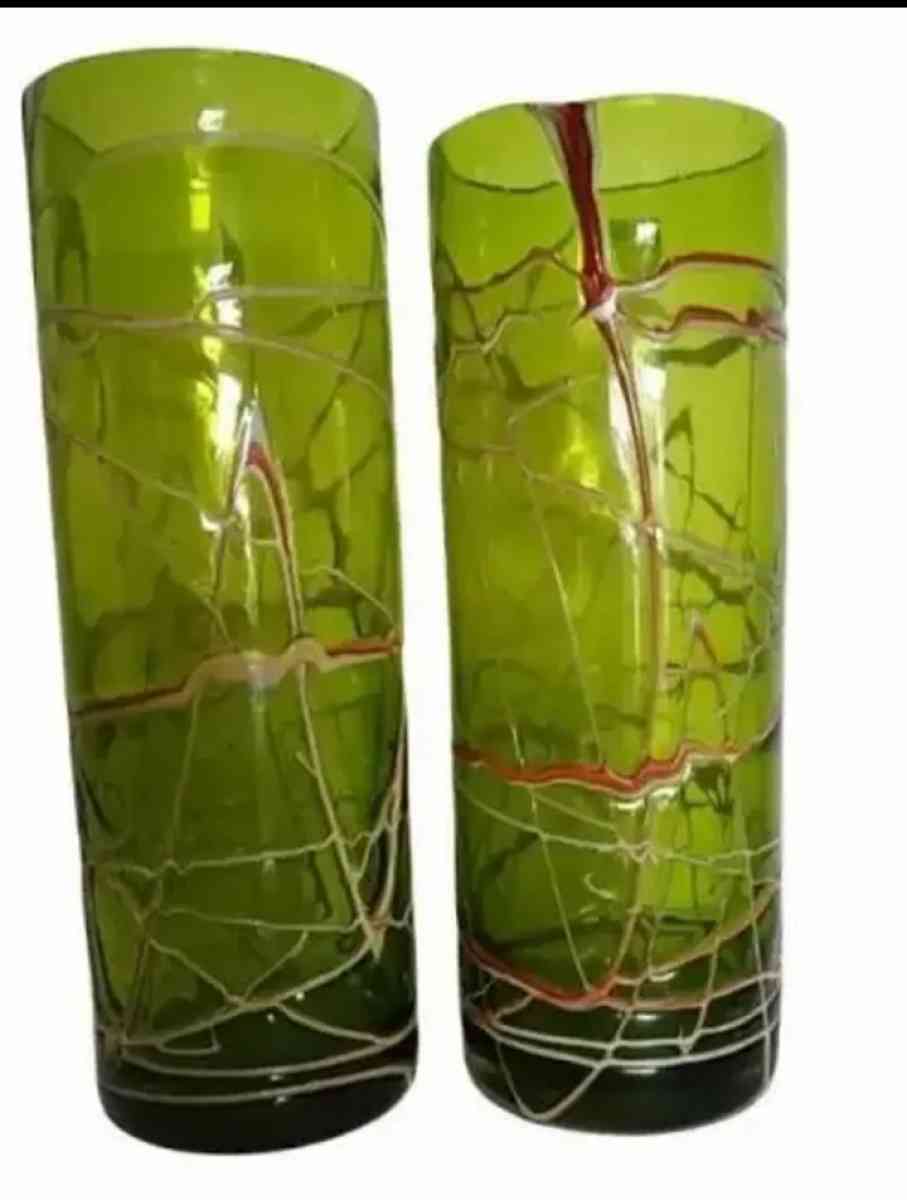 beautiful 2 each vintage hand blown glass vases