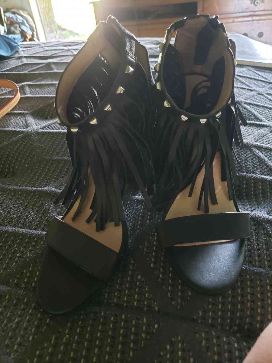 FRINGE BLOCK HEEL HIGH HEELS