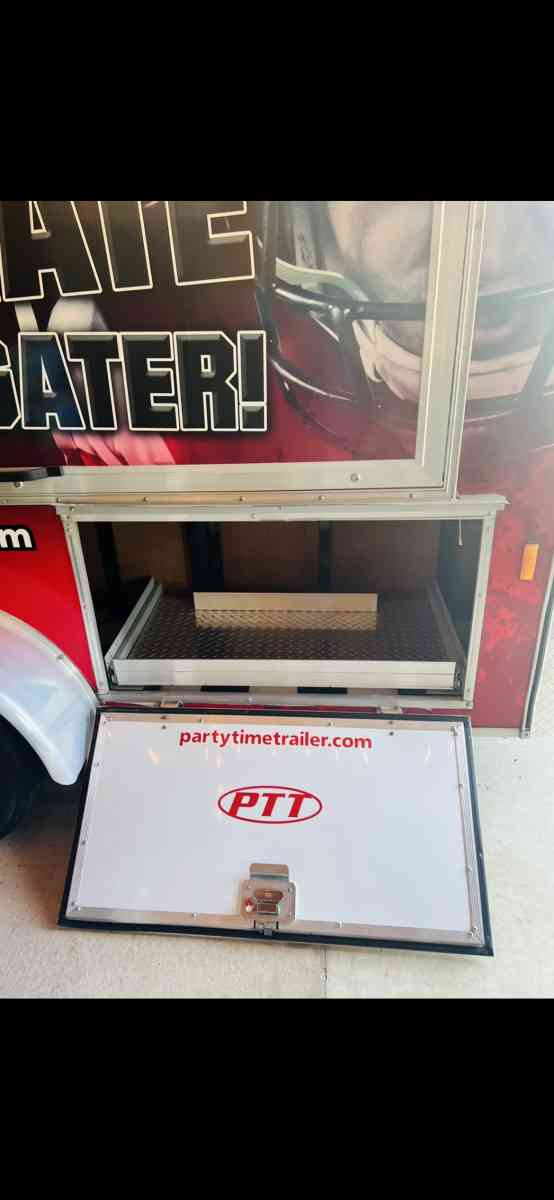Tailgate party trailer