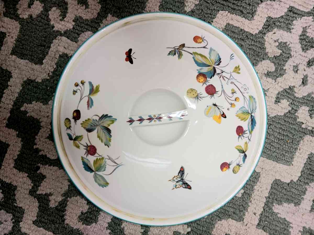 Royal Westinghouse casserole dish with cover