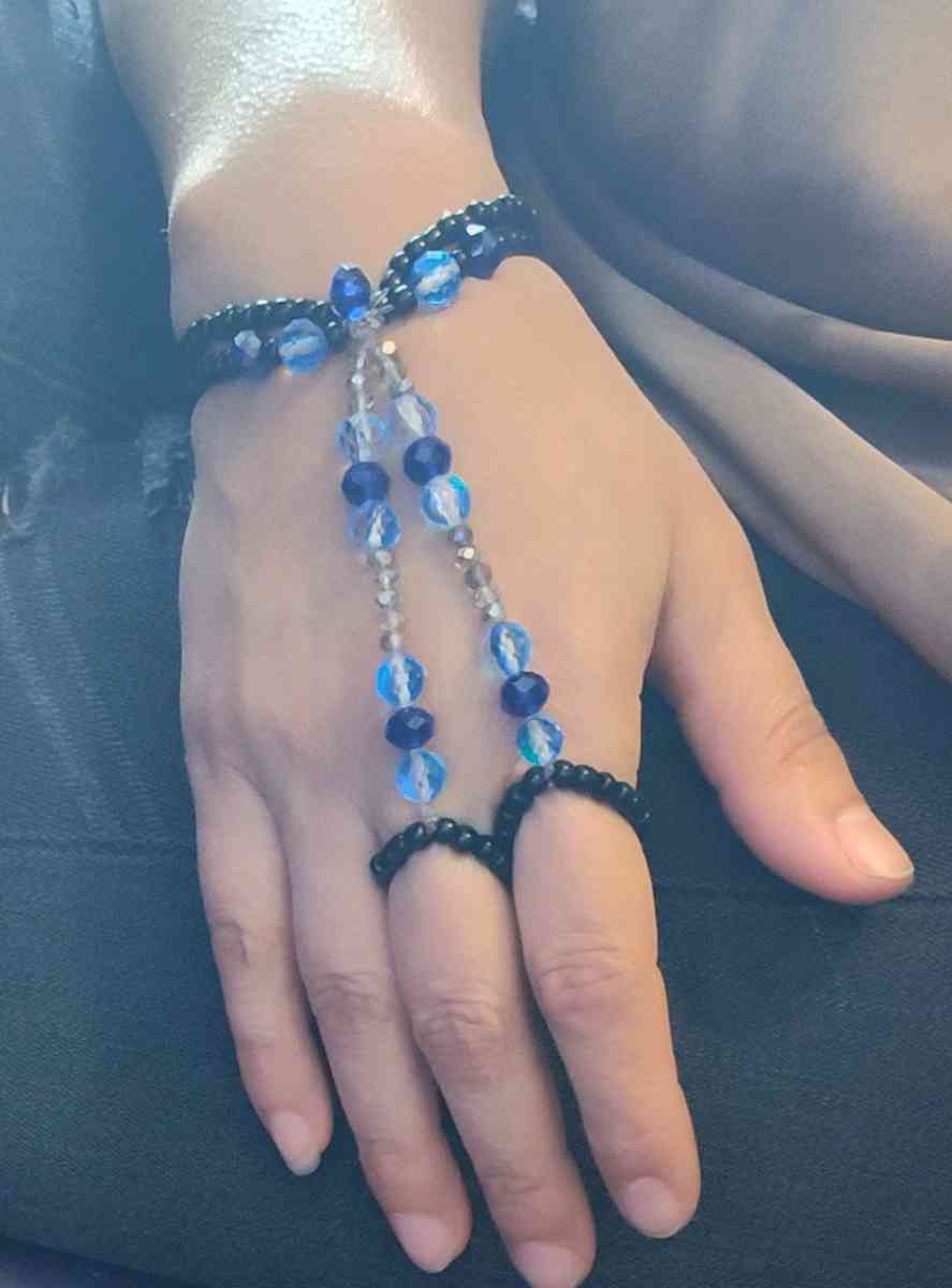 hand jewelry