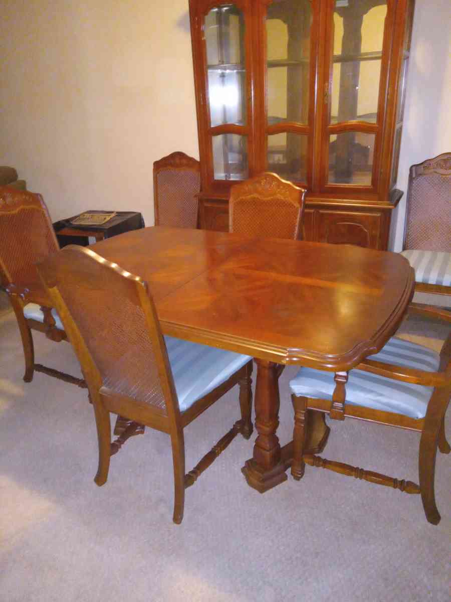 dinette set