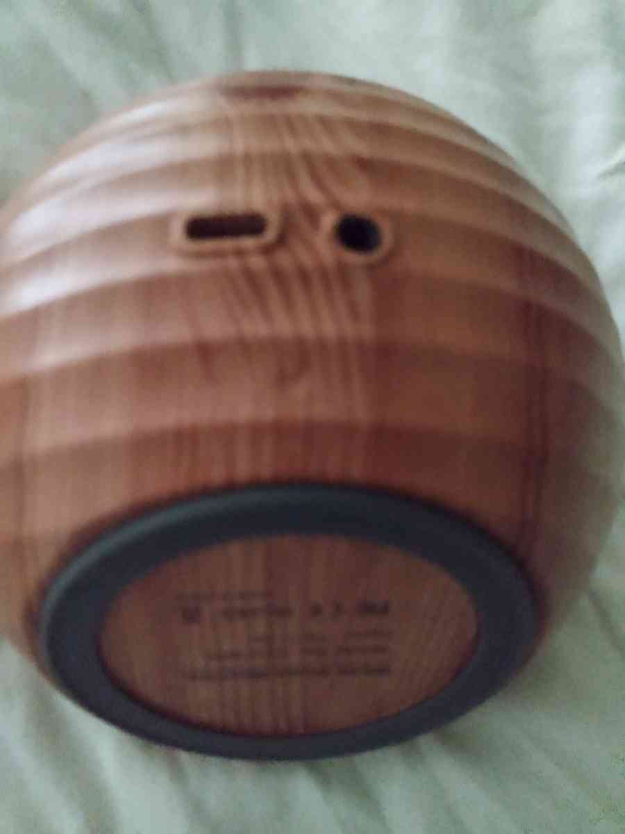 white noise speaker with Aux port needs cords