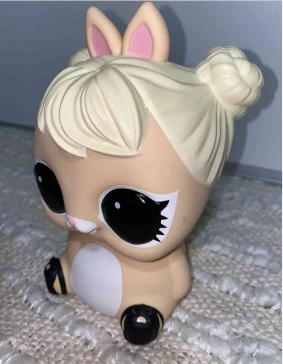 LOL Biggie pet Bank Doll Excellent used condition