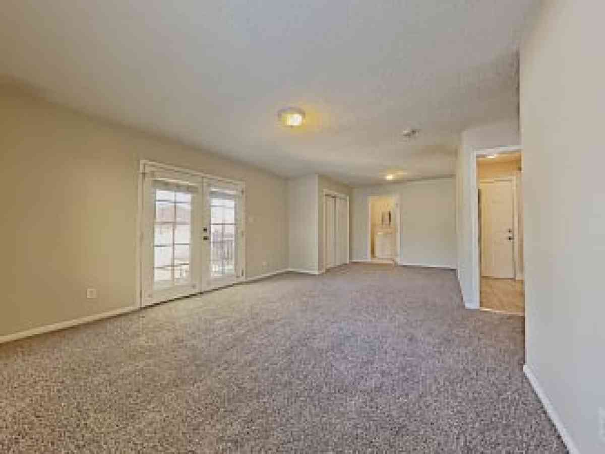 BEAUTIFUL SINGLE FAMILY HOME FOR RENT