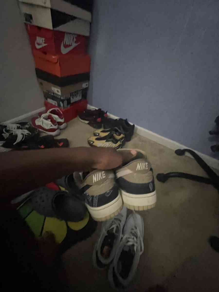 Travis scoot sb dunk size 7