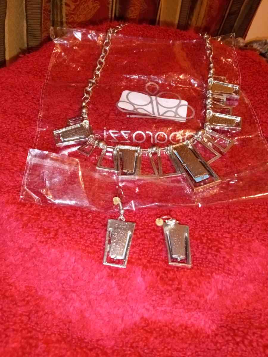 27 Piece Paparazzi Brand NWT Jewelry Bundle