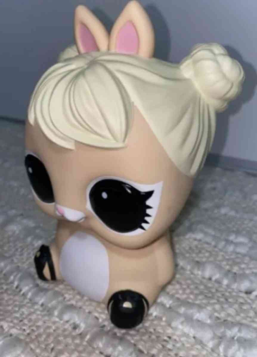 LOL Biggie pet Bank Doll Excellent used condition