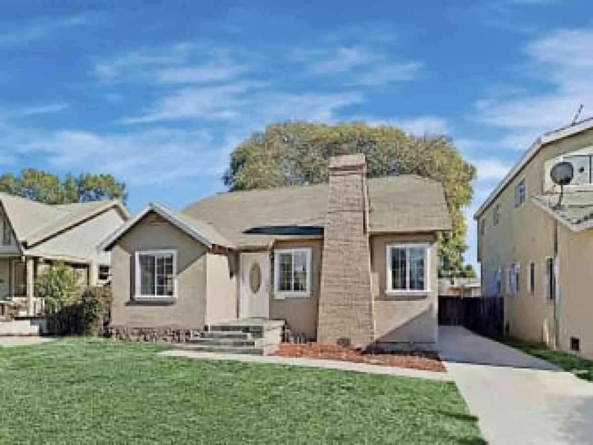 BEAUTIFUL SINGLE FAMILY HOME FOR RENT