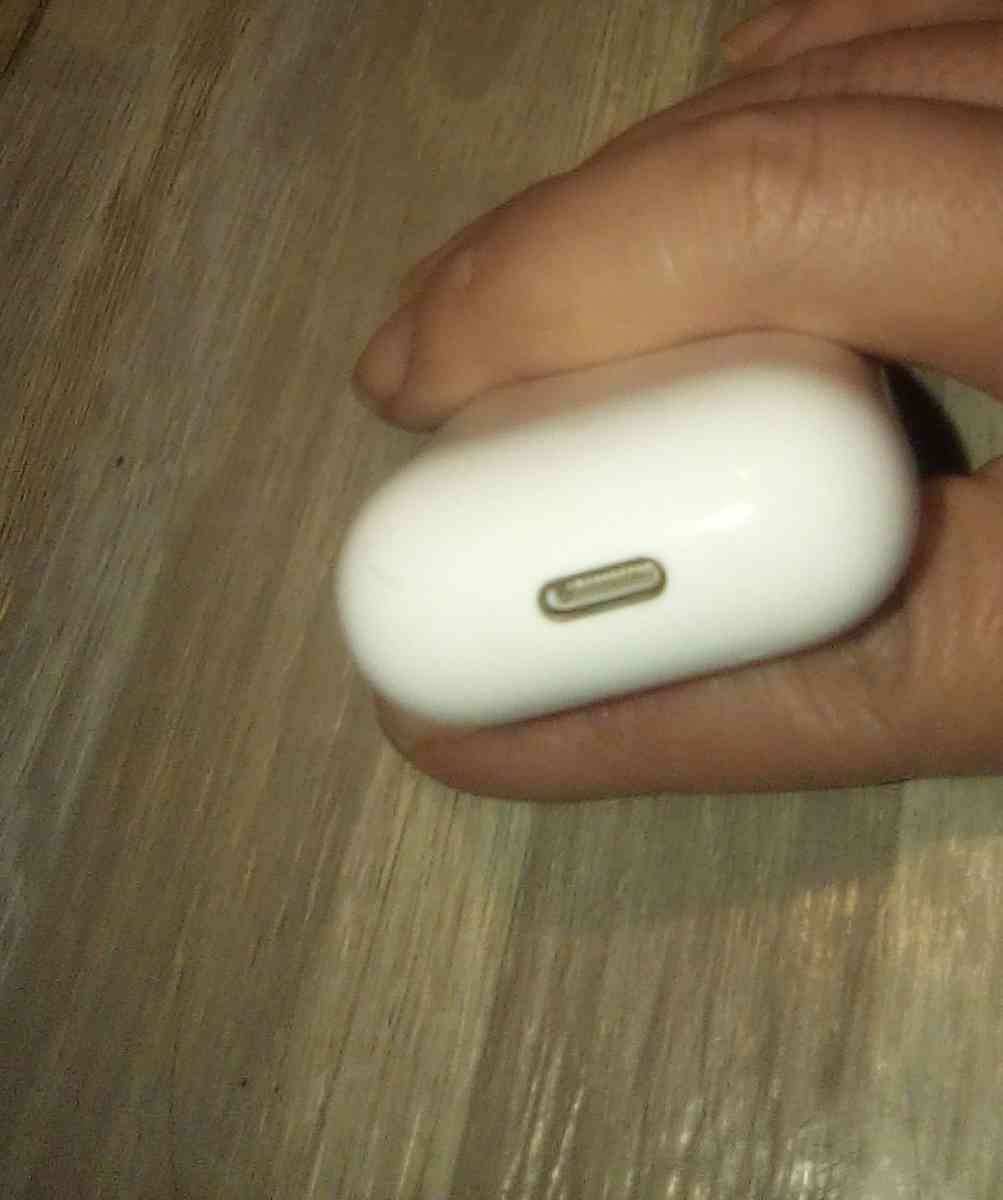 apple airpods 1st gen missing the right earbud