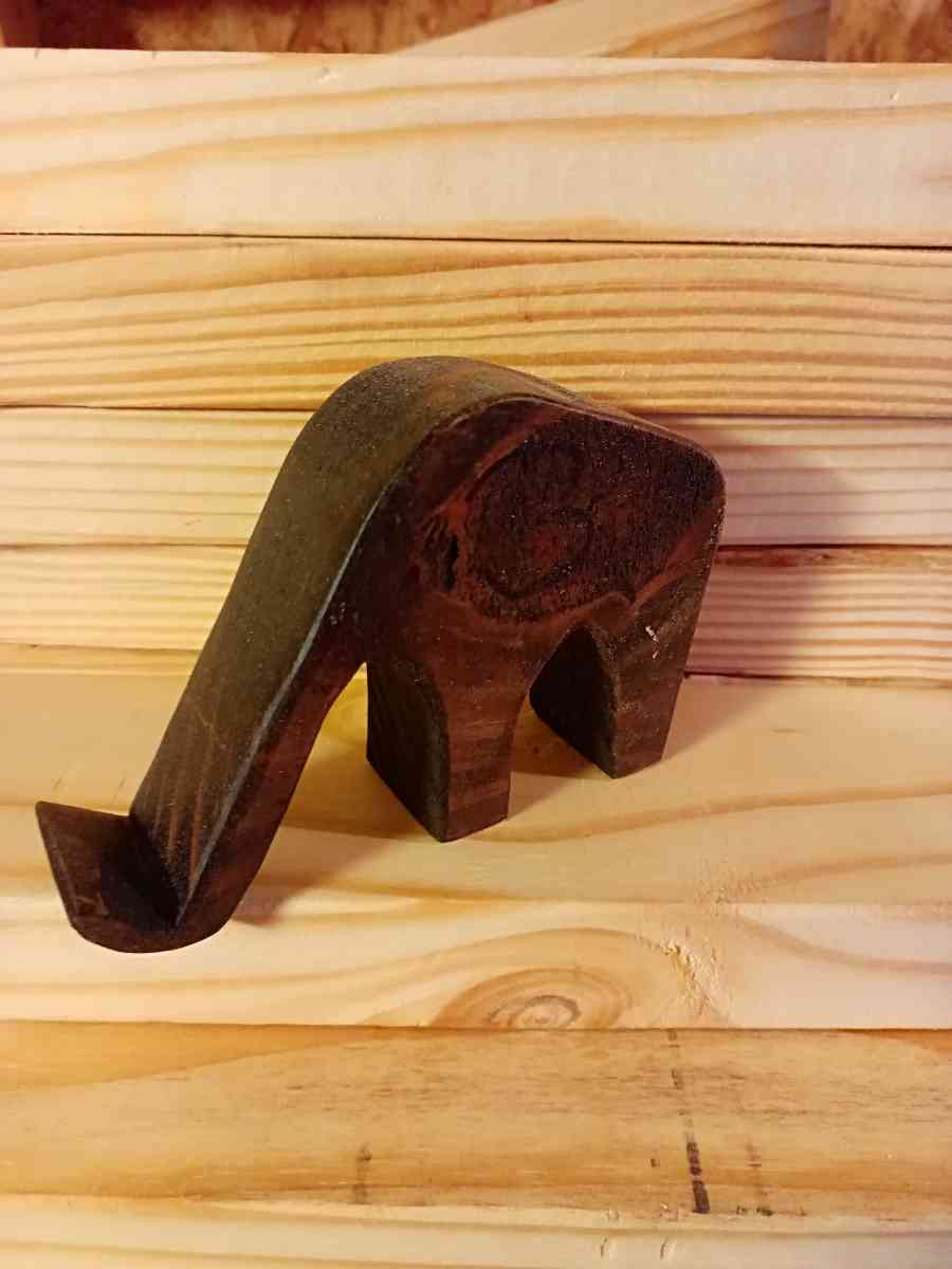 Elephant phone and tablet stand