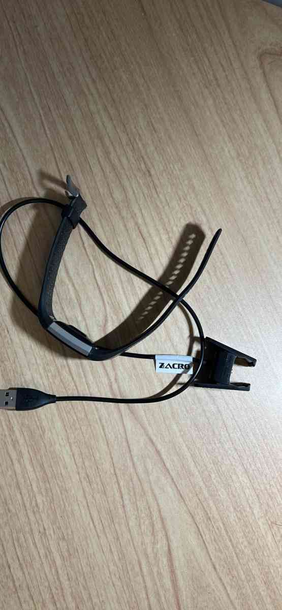 Fit Bit w Aftermarker Charger