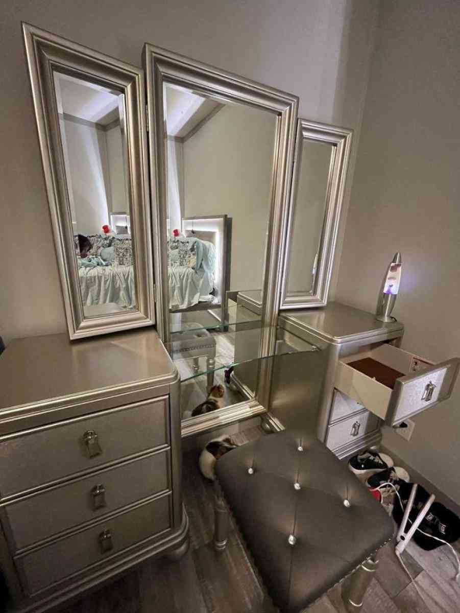 Sofia vergara vanity