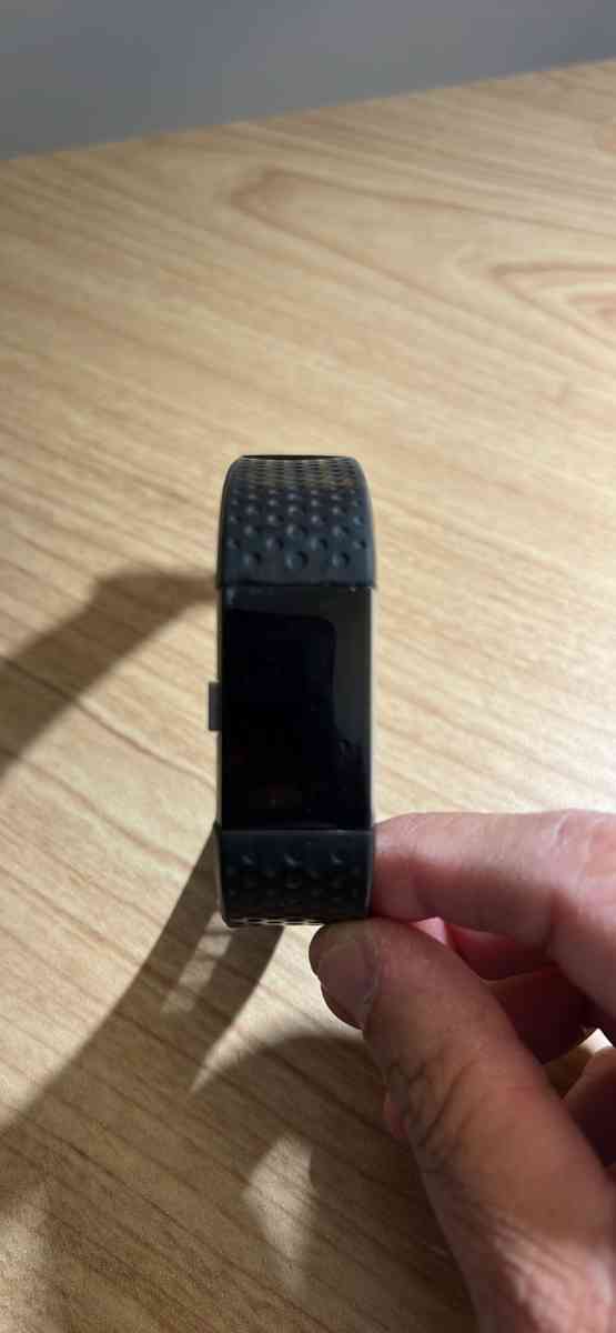 Fit Bit w Aftermarker Charger