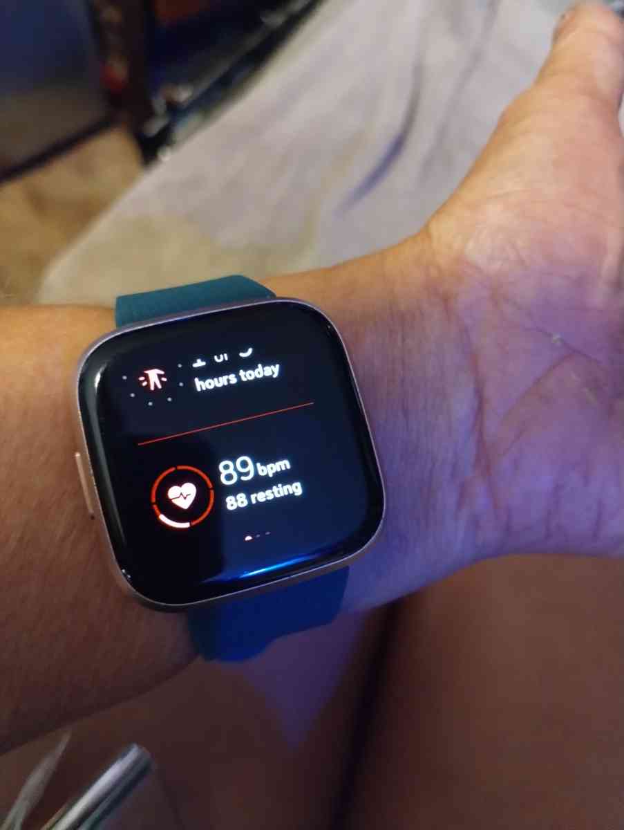 Fitbit versa 4