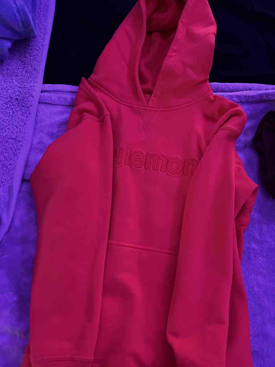 Lululemon sweatshirt