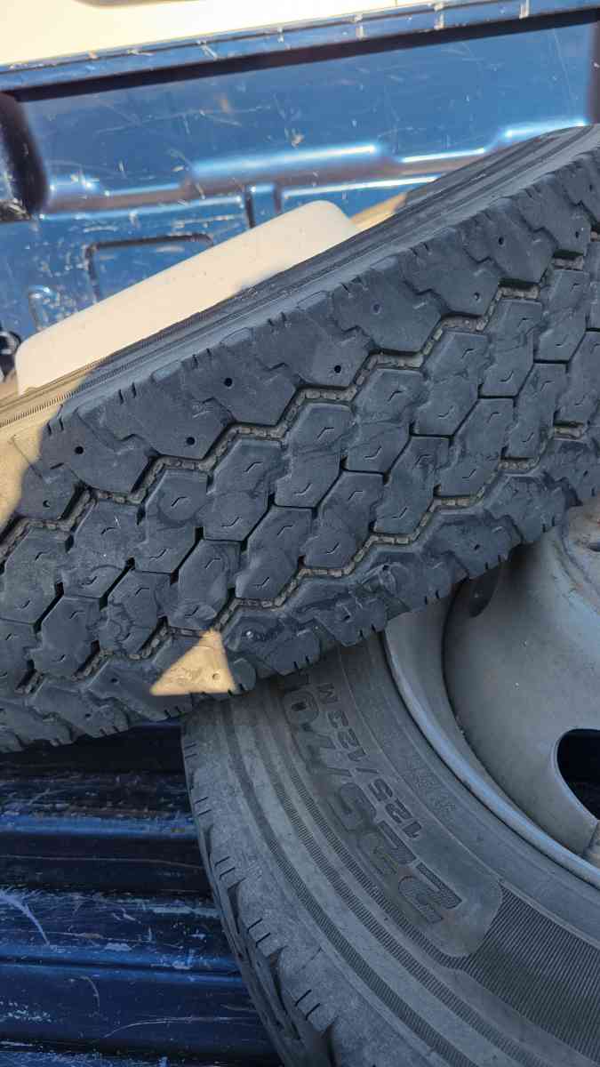 225 70R 19 5 F450 OEM wheels and good tires