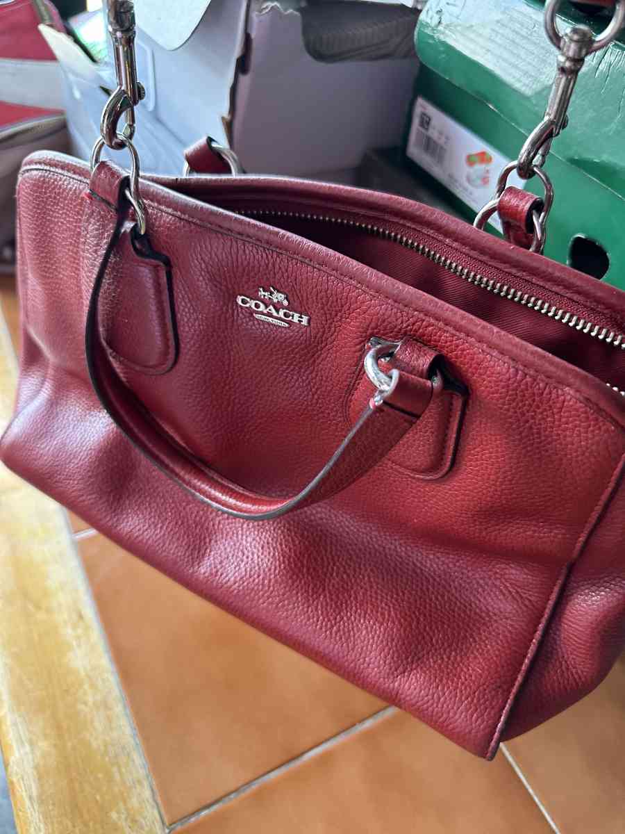 1 Ladies Burgundy COACH PURSE