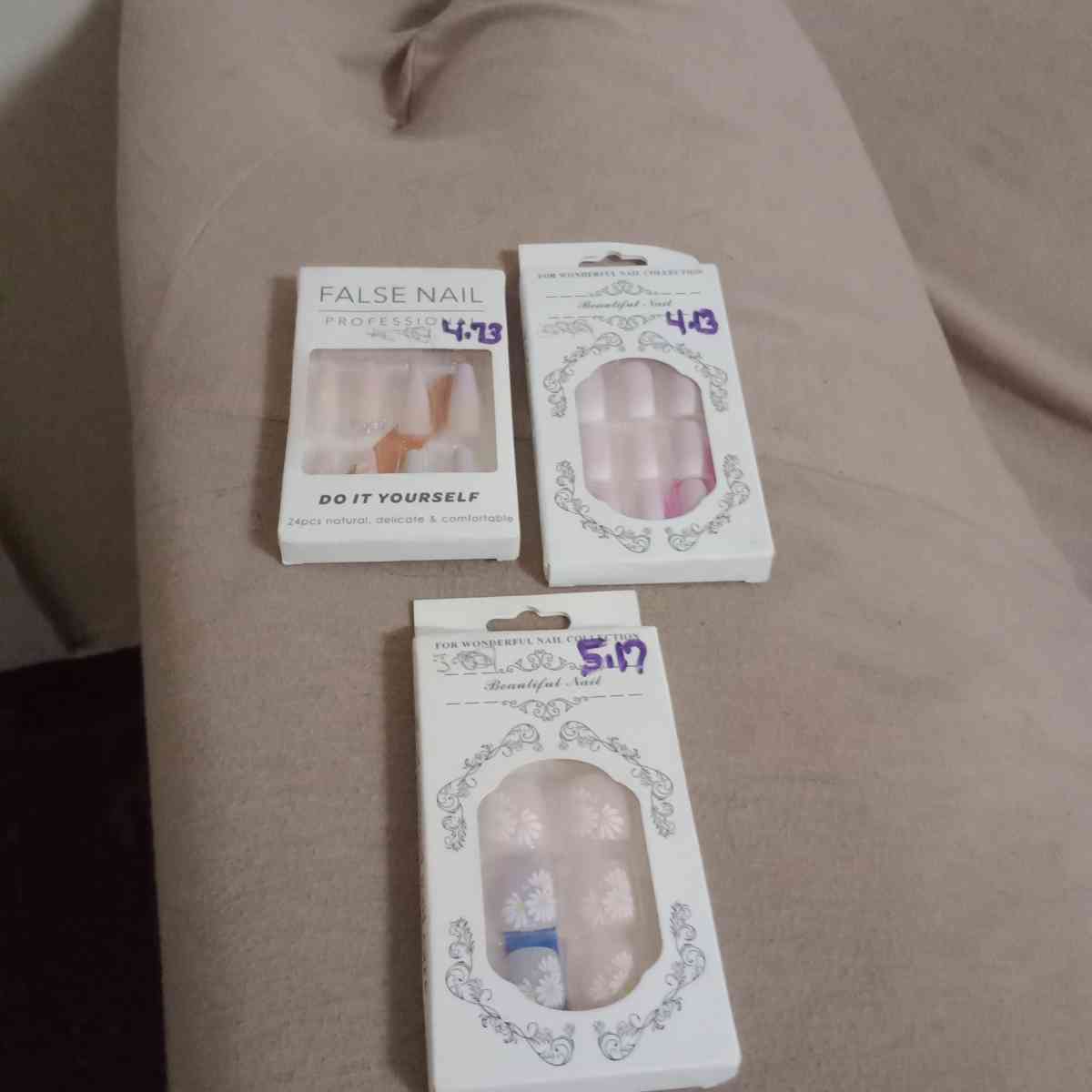 finger nails and toe nails