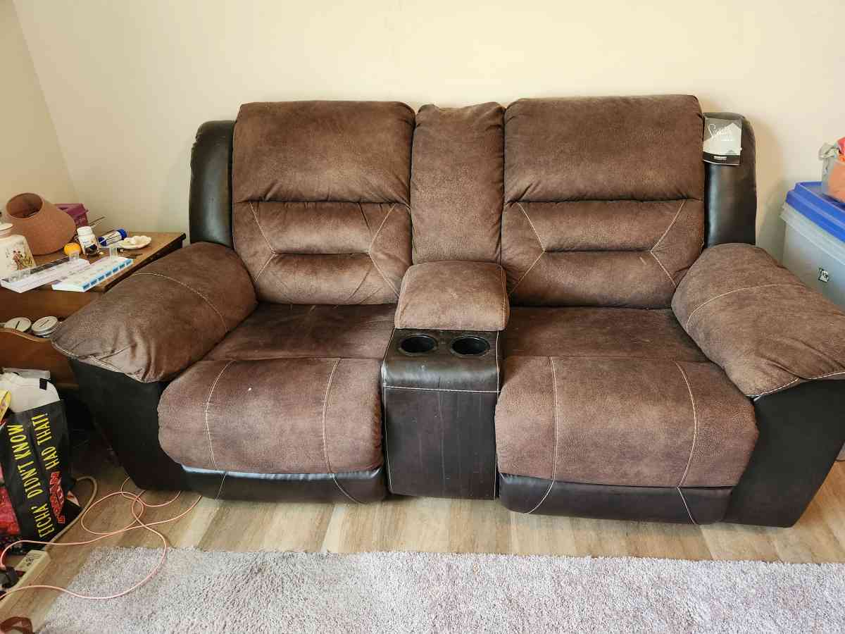 reclining love seat with console