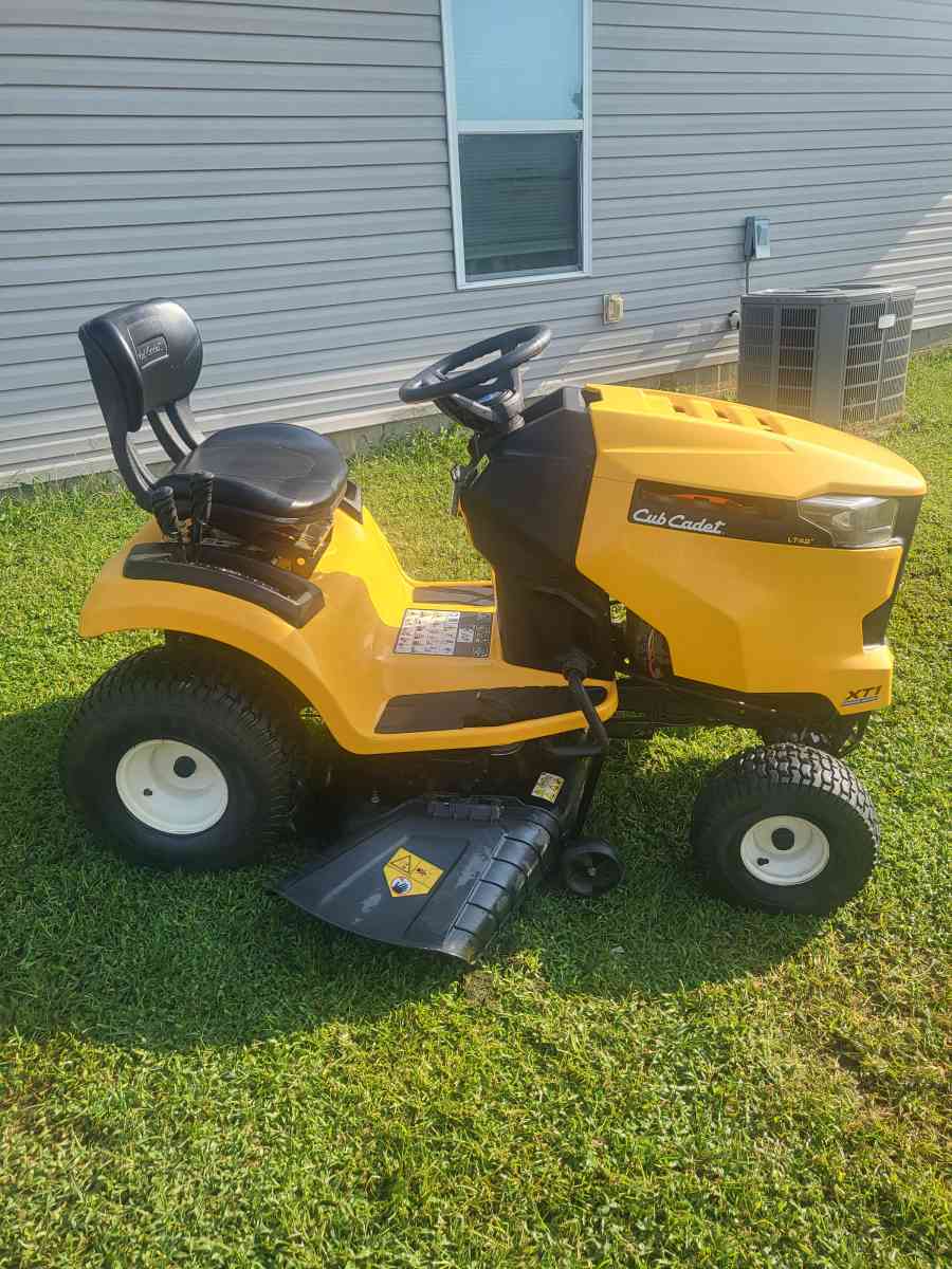 cub cadet riding  lawn mower