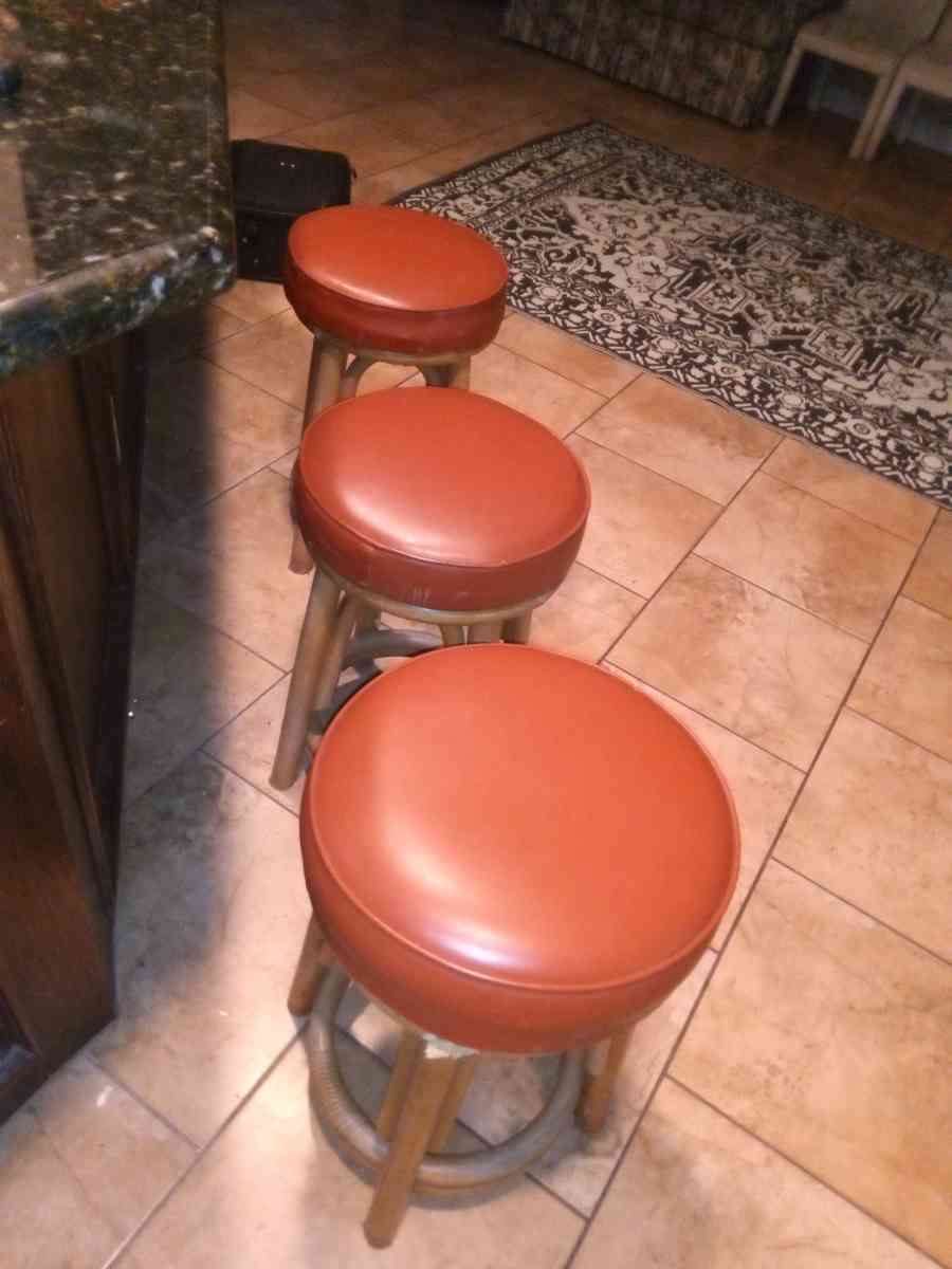 3 bar stools 100