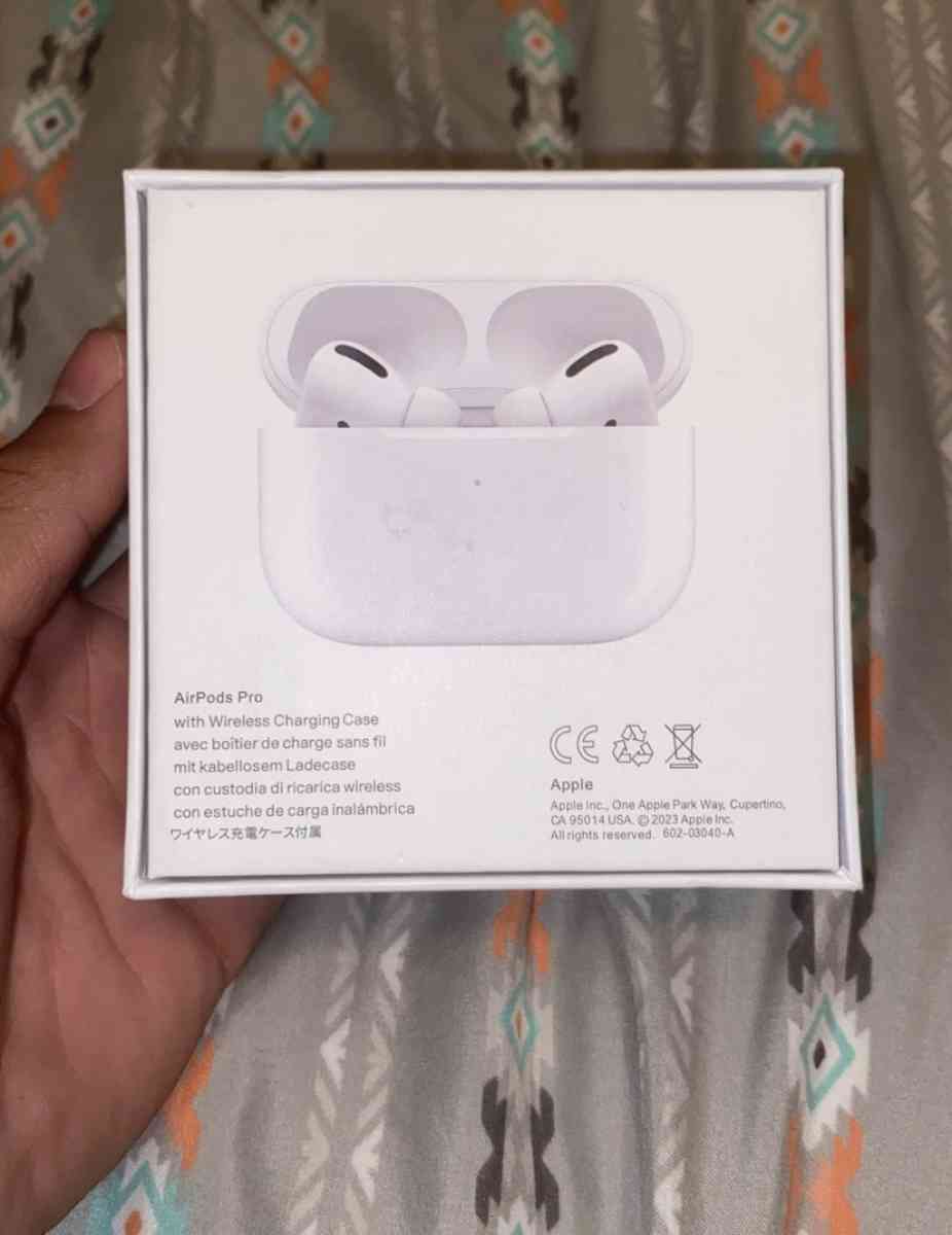 Apple AirPods Pro Charging Case Included And charger include