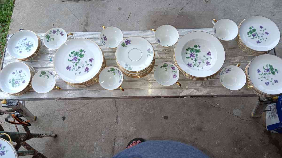 real fine china big  dinnerware set handpainted