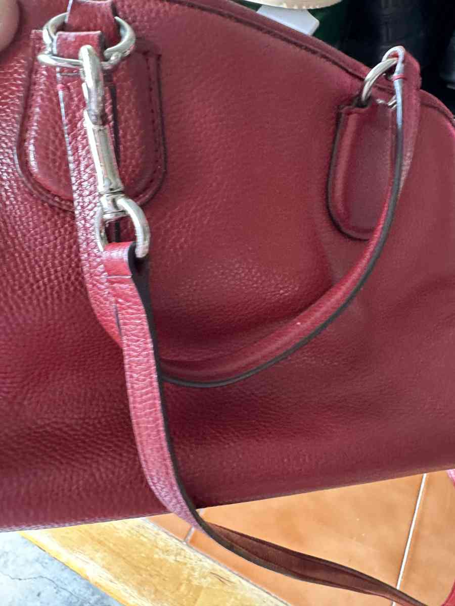 1 Ladies Burgundy COACH PURSE