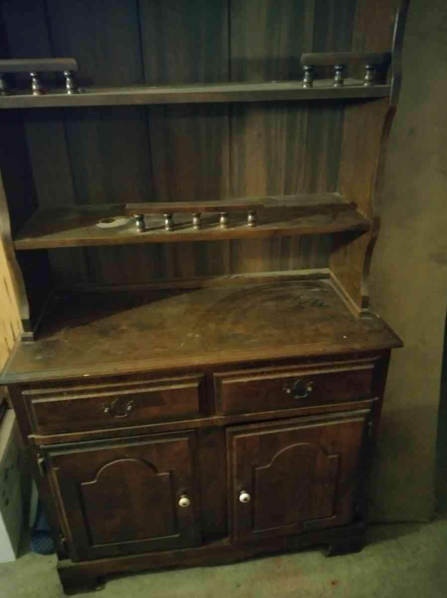 2 piece hutch Brown color