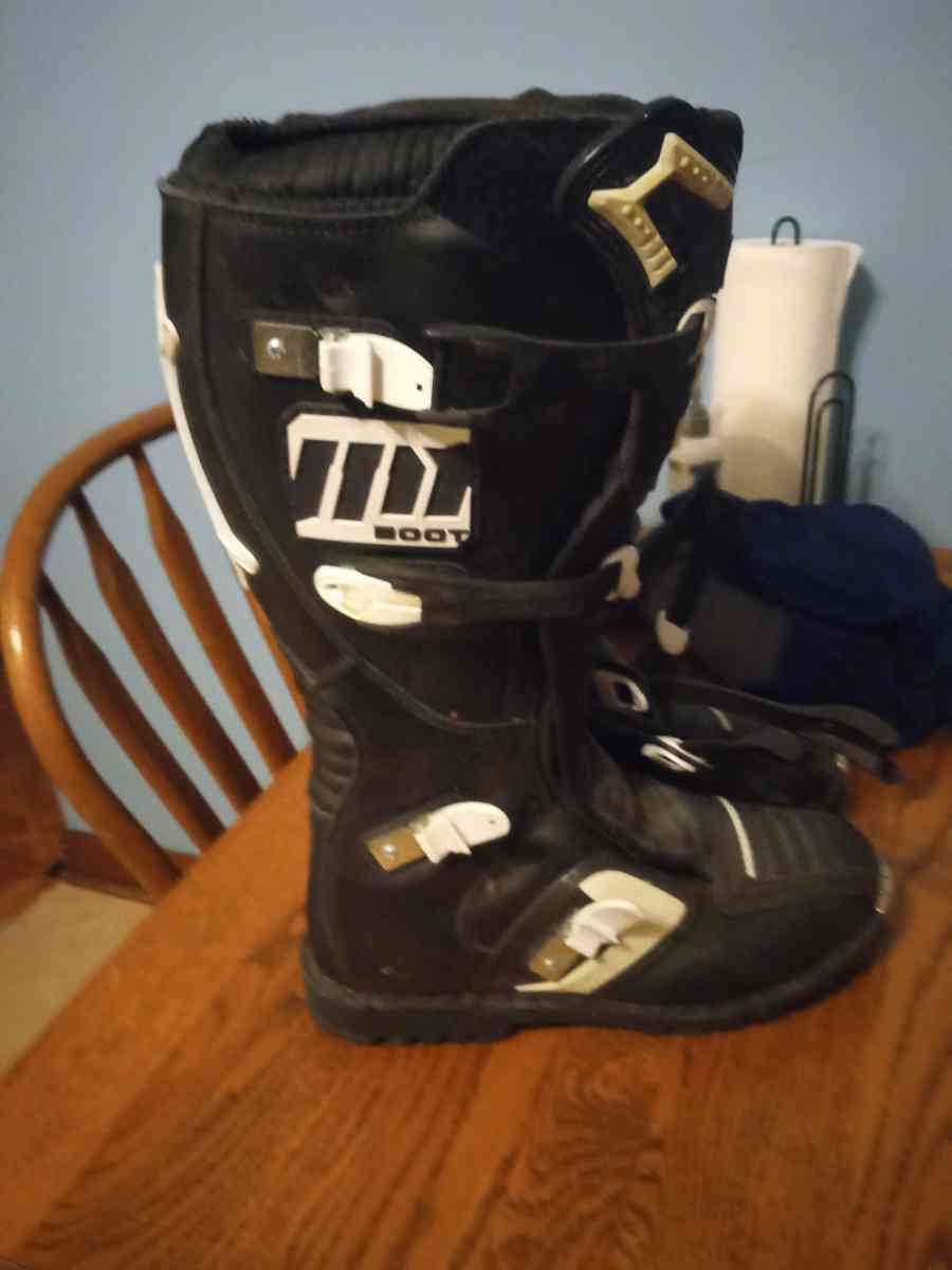 size 13 racing boots