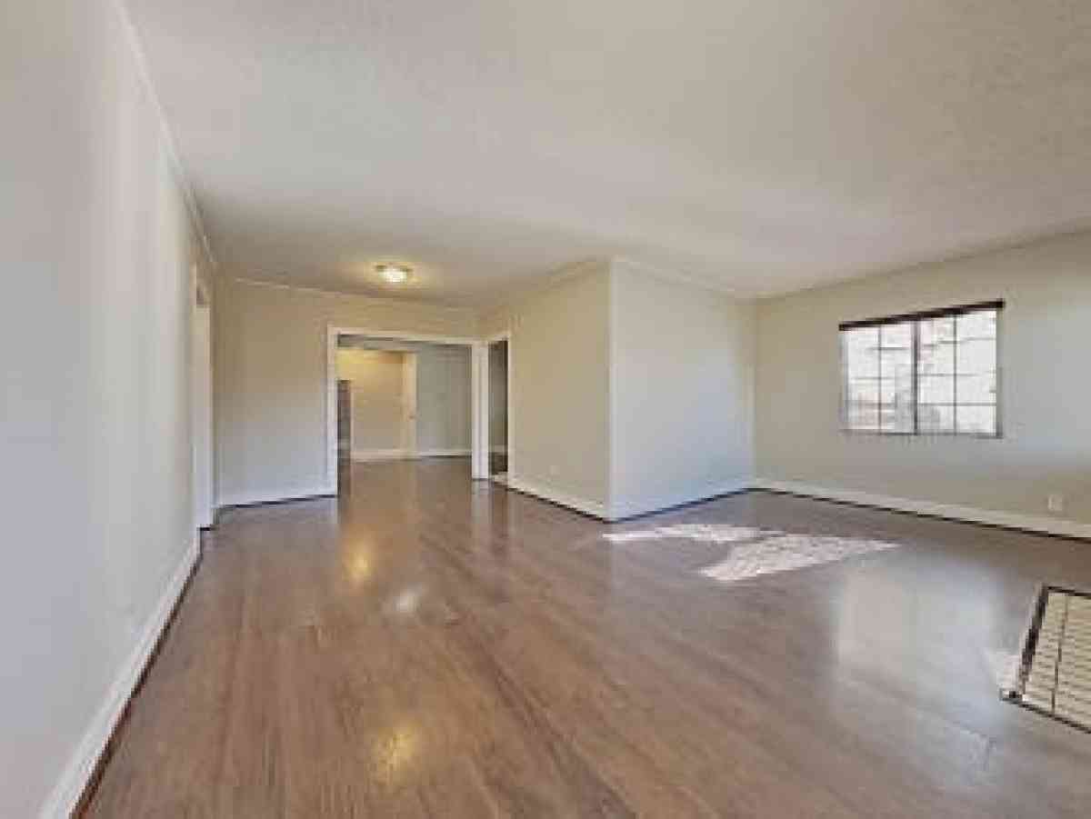 BEAUTIFUL SINGLE FAMILY HOME FOR RENT