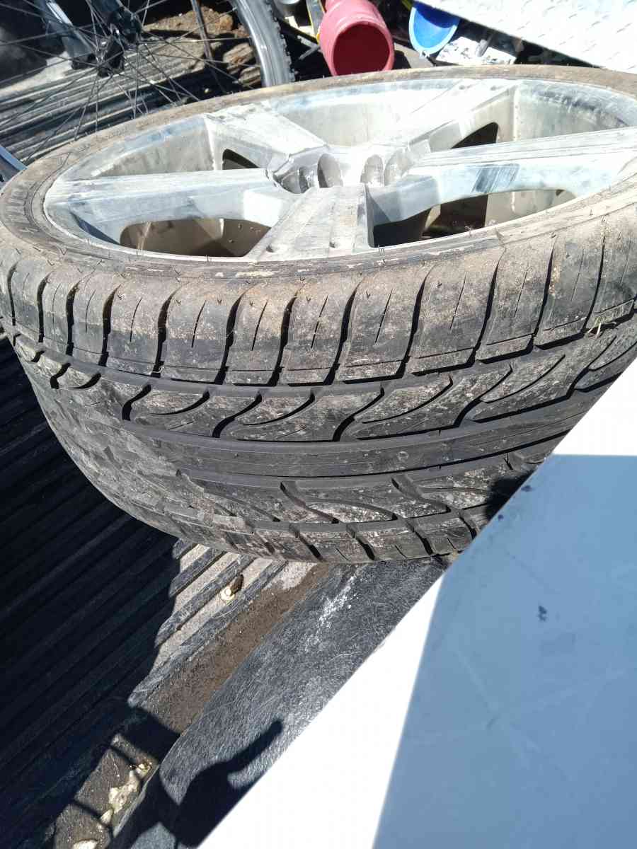 HAIDA RACING TIRES with 2 5 lug universal rims as pictured