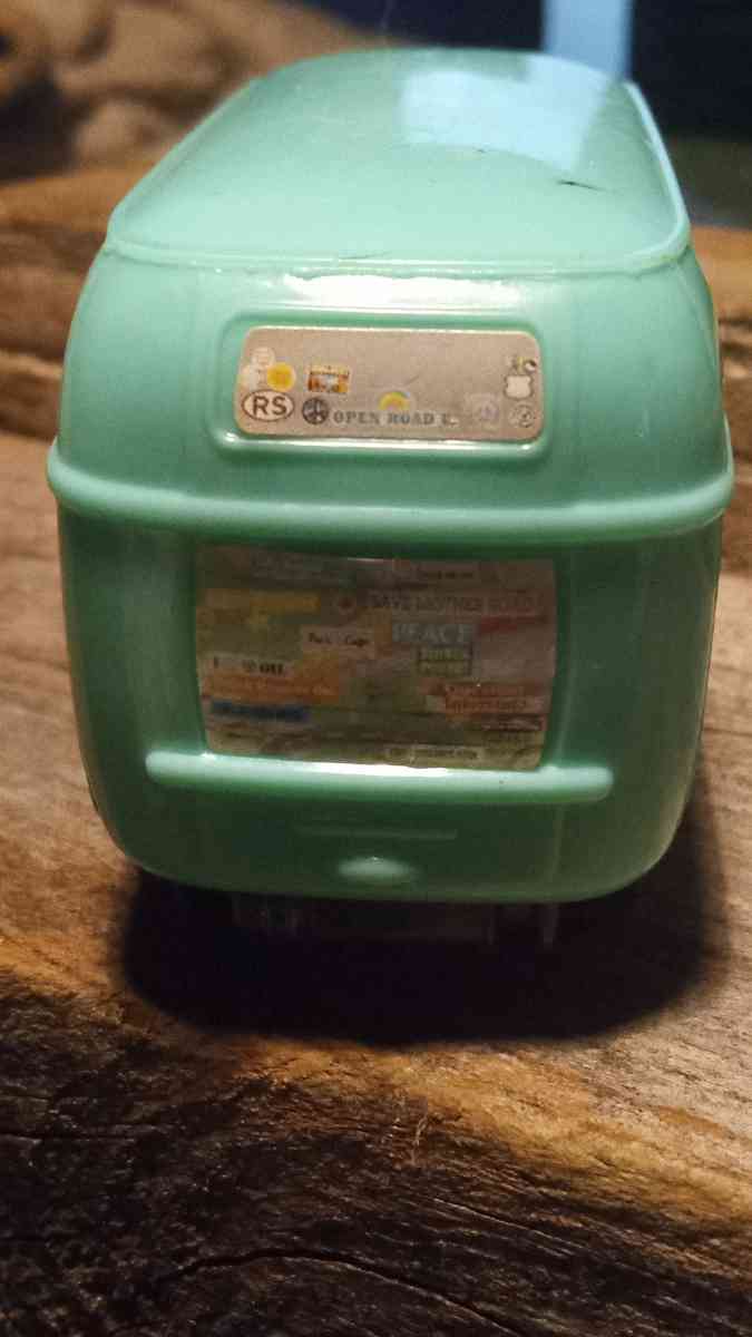 Disney Pixar car Filmore eyes up Bus 2006