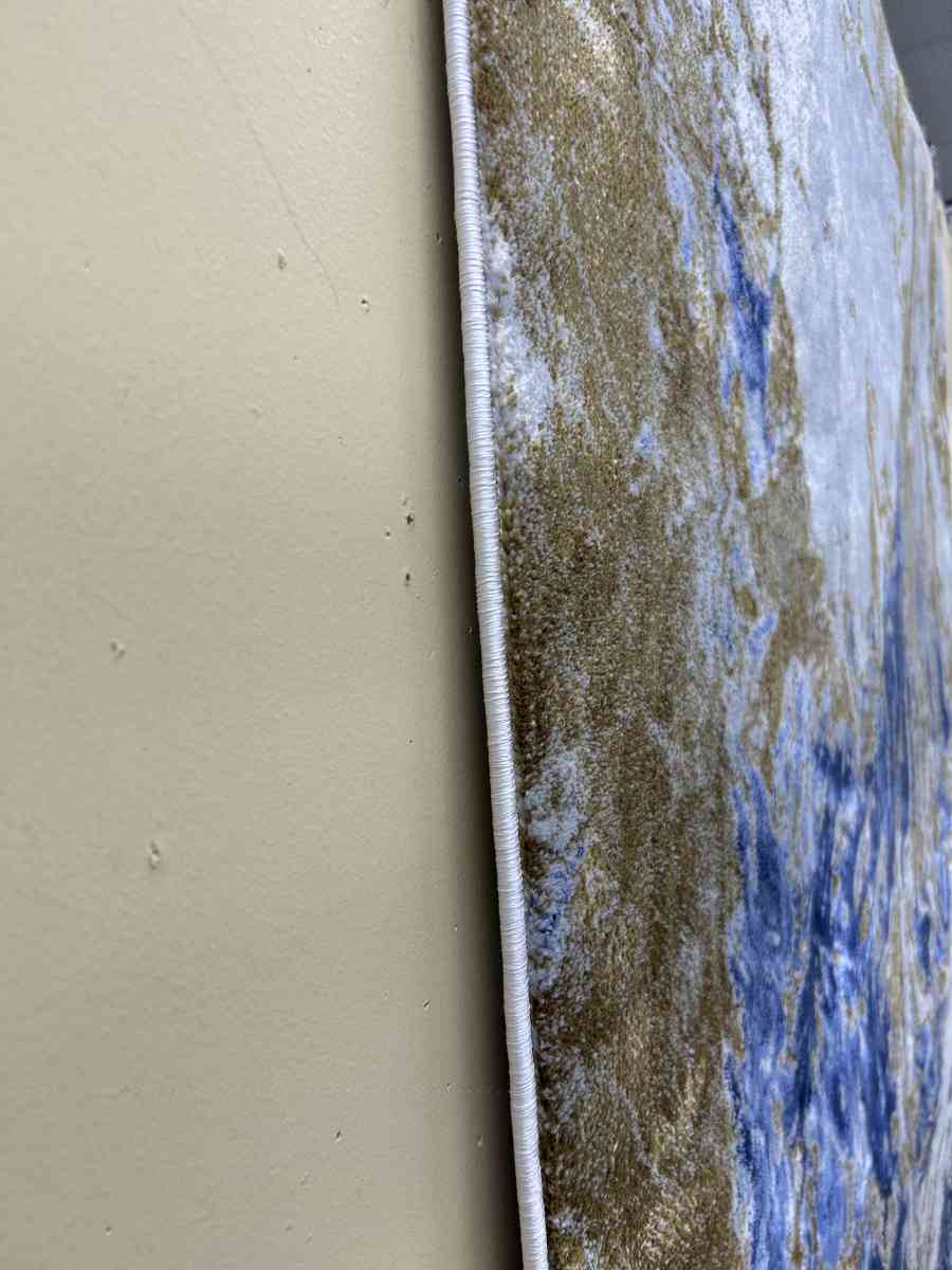 High Quality Rug Blue Thunder