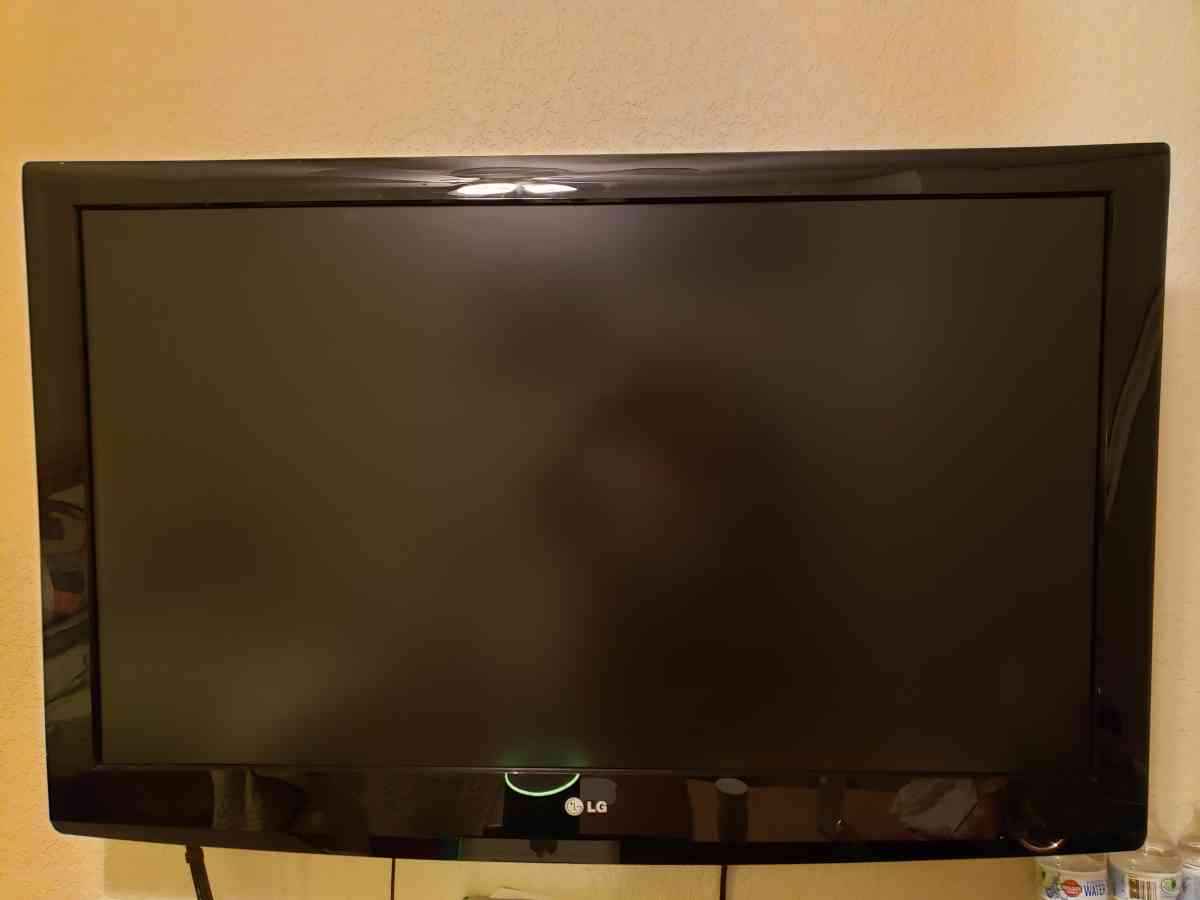 42 inch LG TV