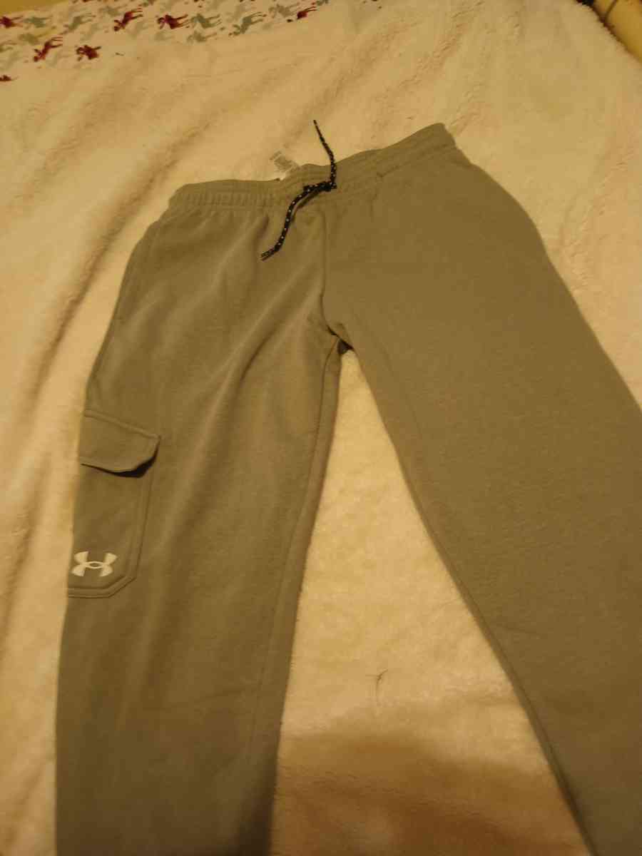 under armor Jr sweatpants for young men