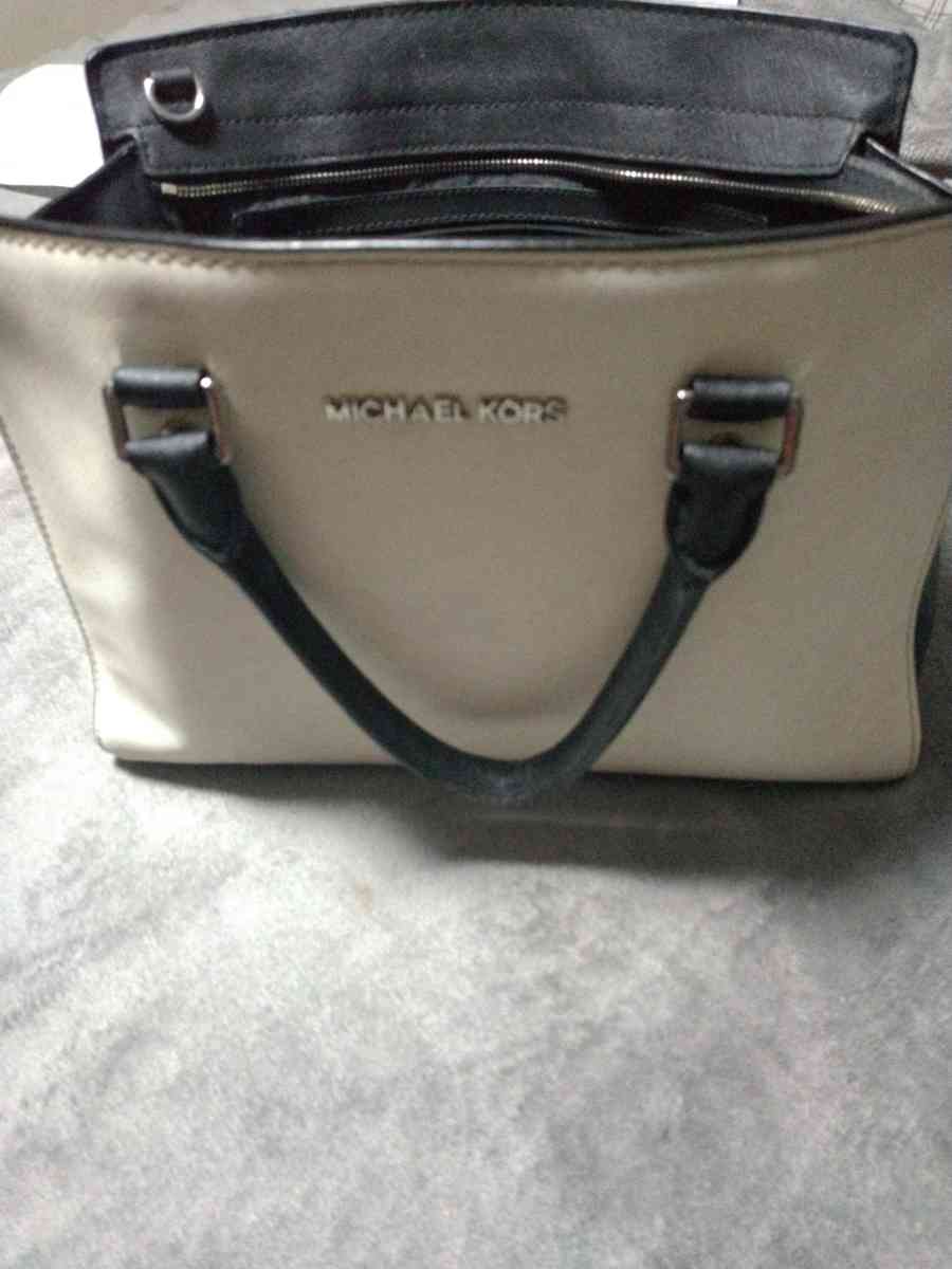 Michael kors purse