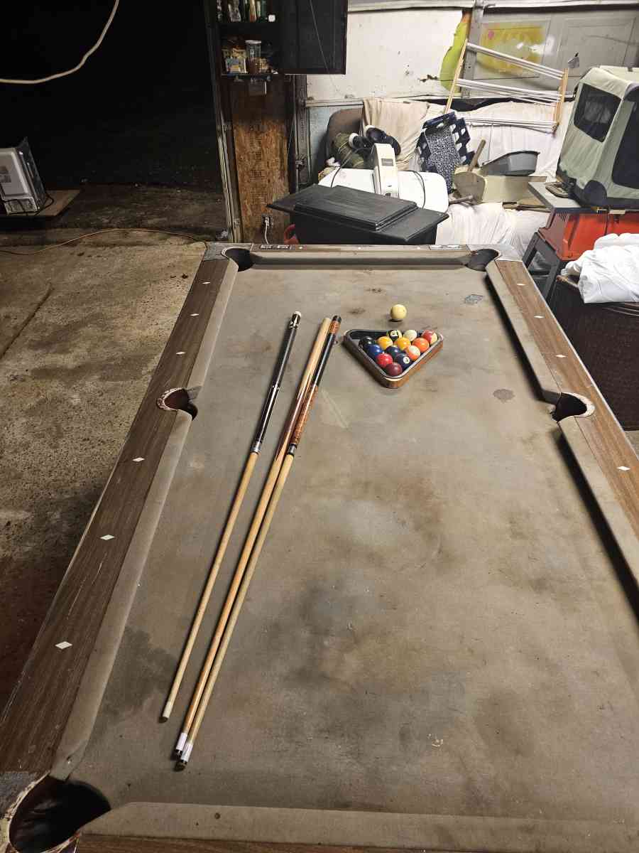 POOL TABLE