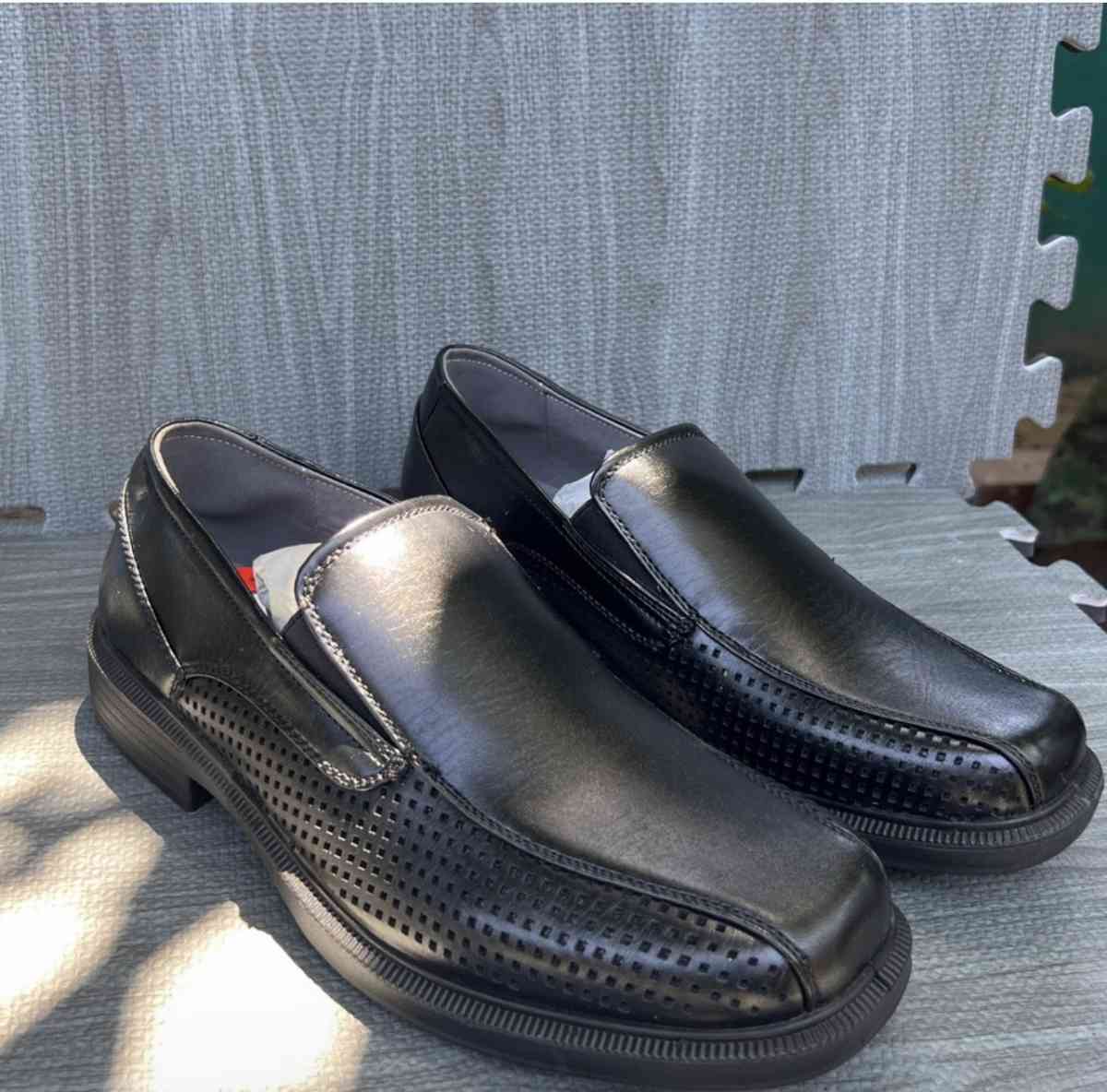 mens loafers size 9W