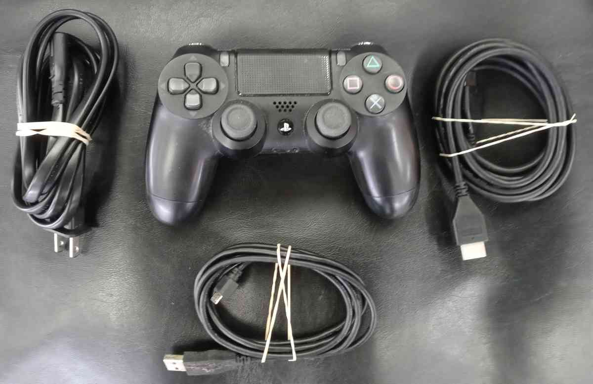 Playstation 4 slim 500GB console