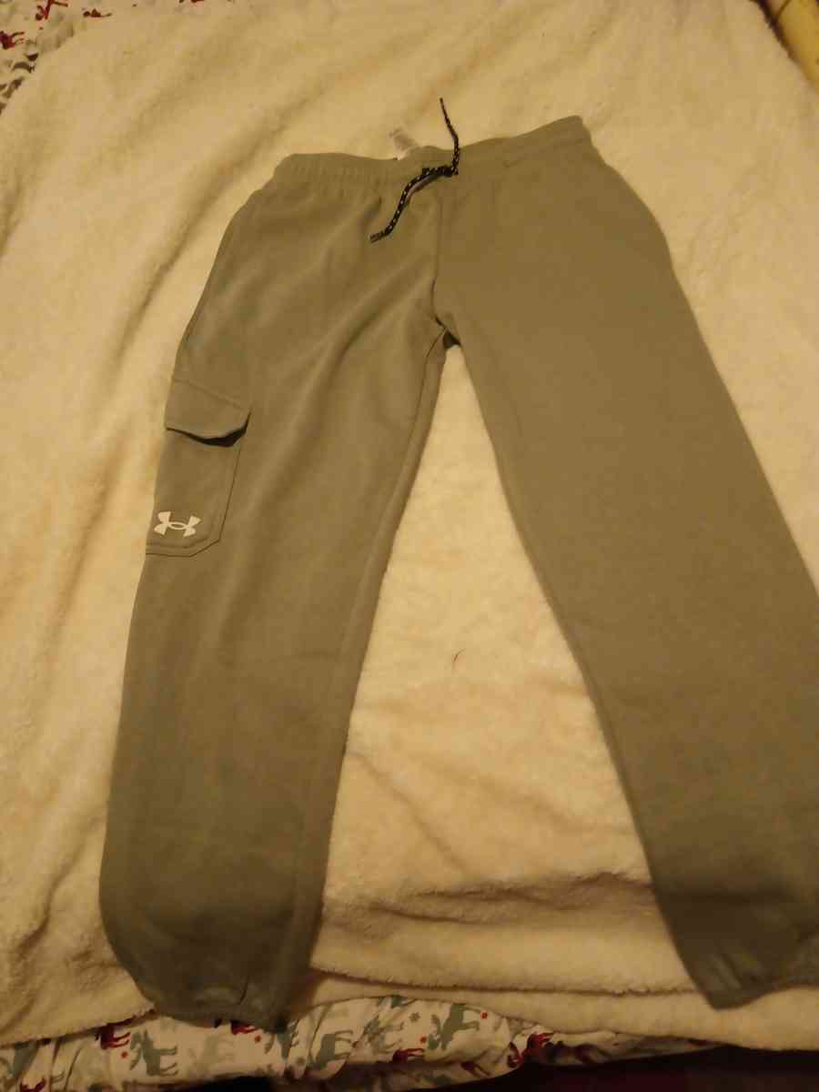 under armor Jr sweatpants for young men