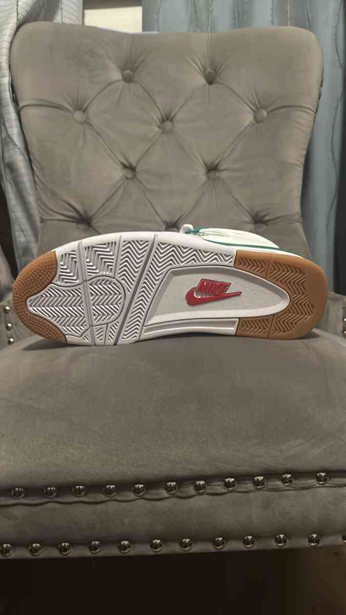 air Jordan 4s pine green